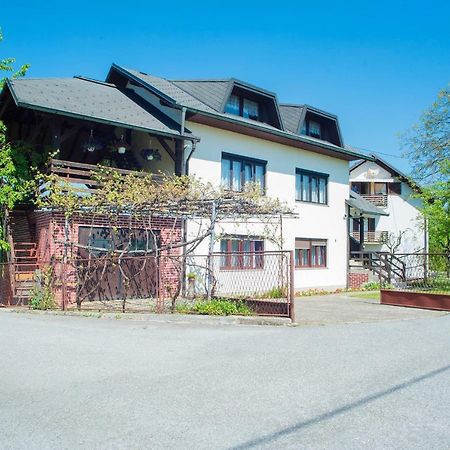 Cherry House Apartman Szluin Kültér fotó