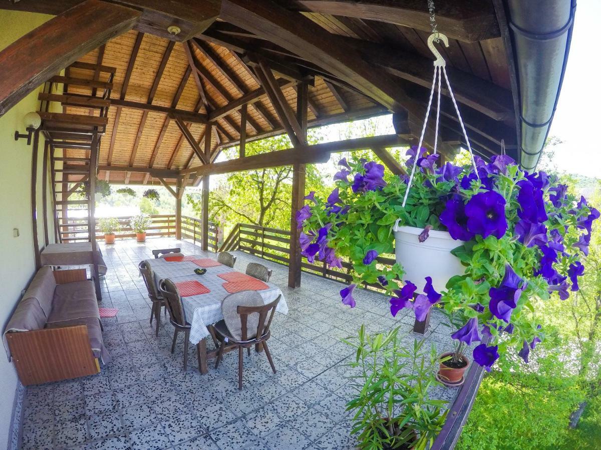 Cherry House Apartman Szluin Kültér fotó