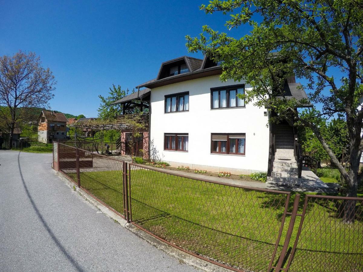 Cherry House Apartman Szluin Kültér fotó