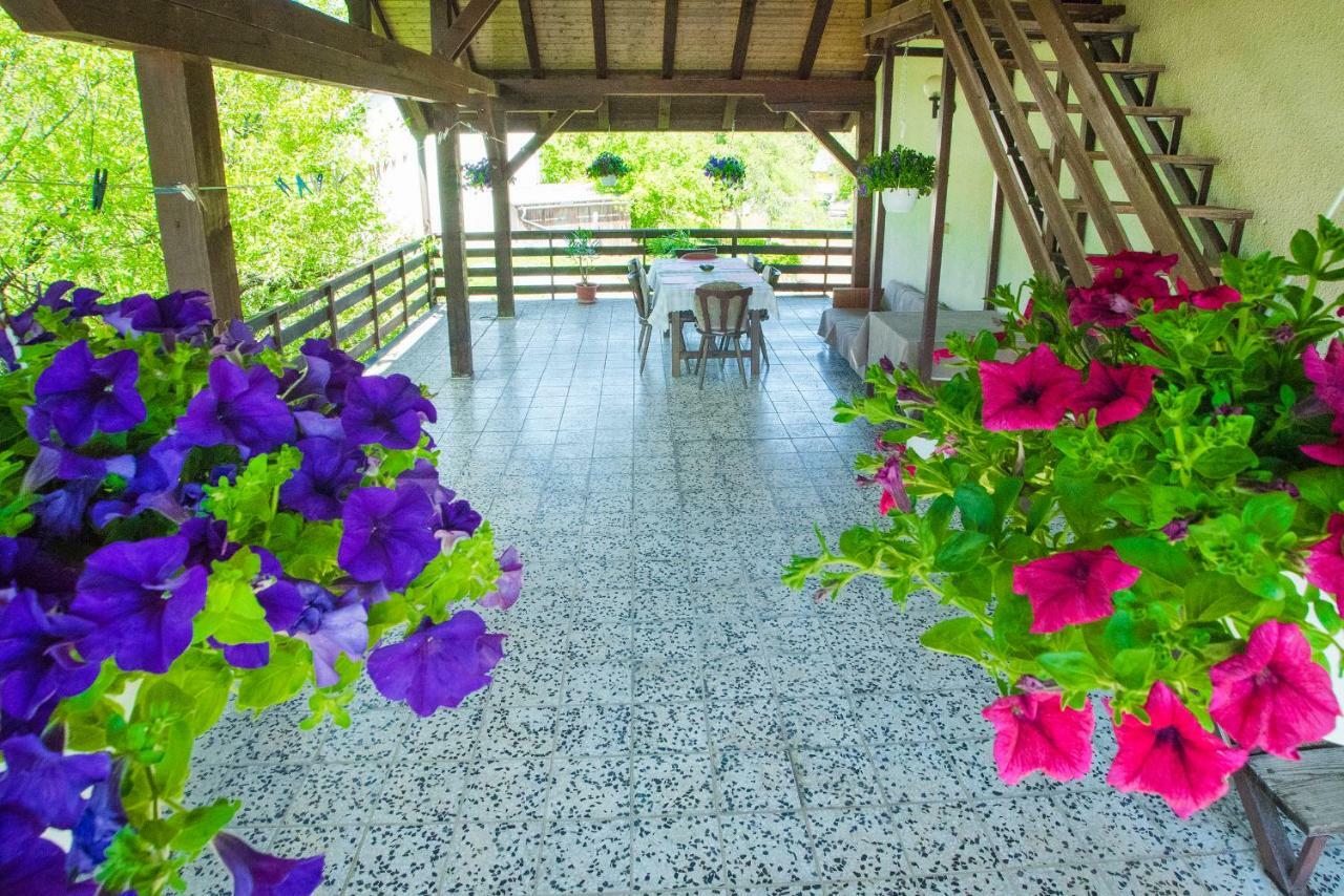 Cherry House Apartman Szluin Kültér fotó